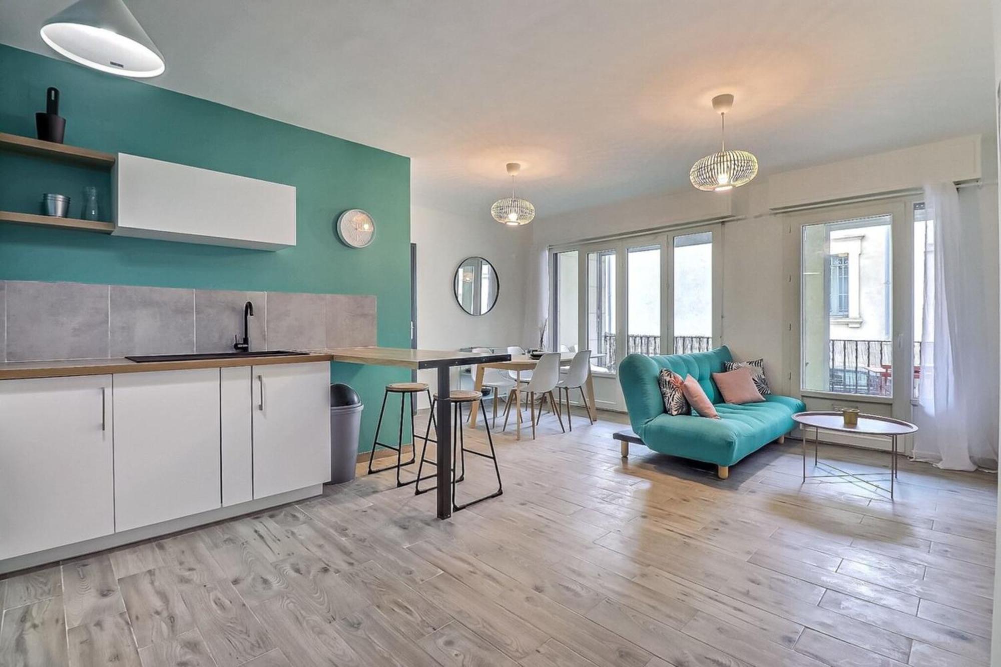 Atlas - Superbe Logement Plein Centre - Terrasse นีมส์ ภายนอก รูปภาพ